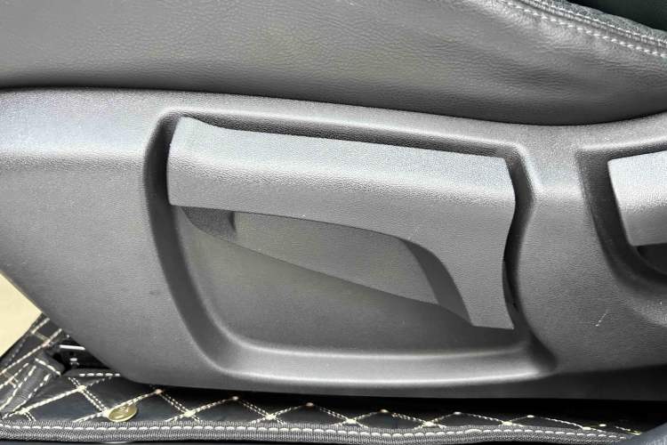Used Nissan X-Trail 2014 2.0L CVT Comfort Edition 2WD Interior 7