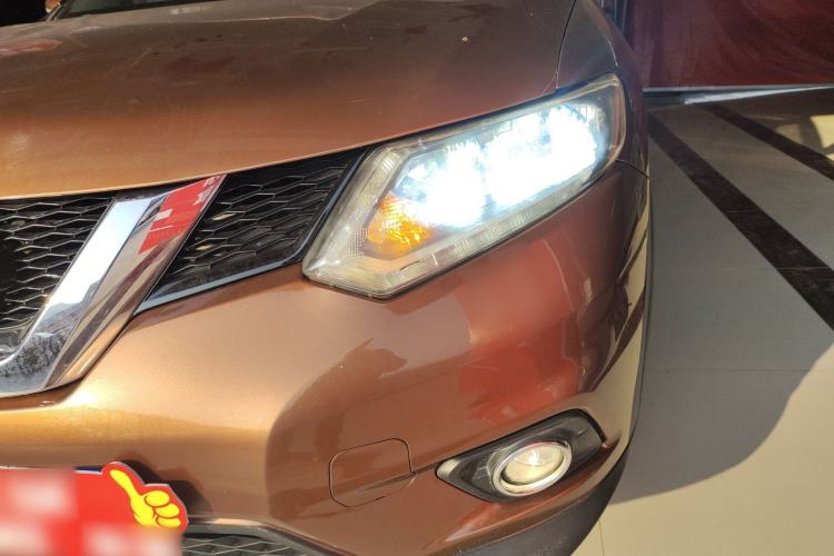 Used Nissan X-Trail 2014 2.5L CVT Luxury Edition 4WD Left Front Headlight