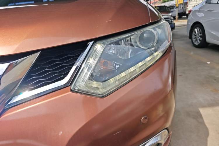 Used Nissan X-Trail 2014 2.5L CVT Leading Edition 4WD Left Front Headlight
