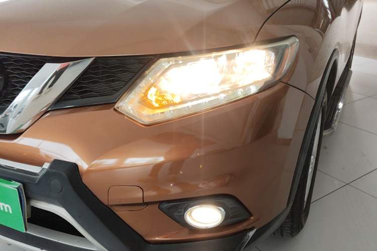 Used Nissan X-Trail 2014 2.0L CVT Smart Edition 2WD Left Front Headlight