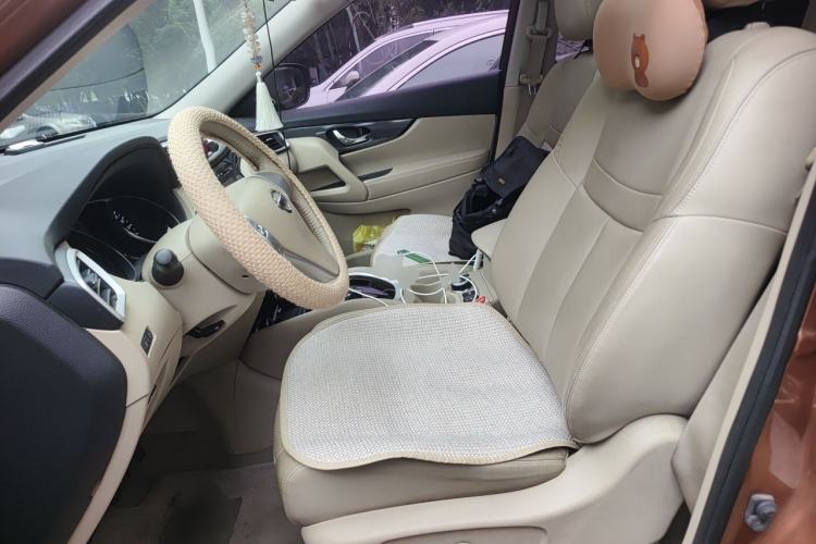 Used Nissan X-Trail 2014 2.5L CVT Luxury Edition 4WD Left Front Seat
