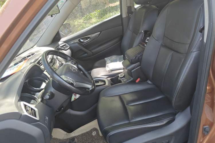 Used Nissan X-Trail 2014 2.5L CVT Luxury Edition 4WD Left Front Seat