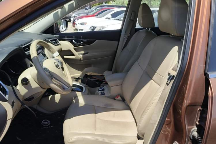 Used Nissan X-Trail 2014 2.5L CVT Ultimate Edition 4WD Left Front Seat