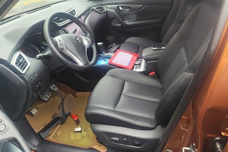 Used Nissan X-Trail 2014 2.5L CVT Luxury Edition 4WD Left Front Seat