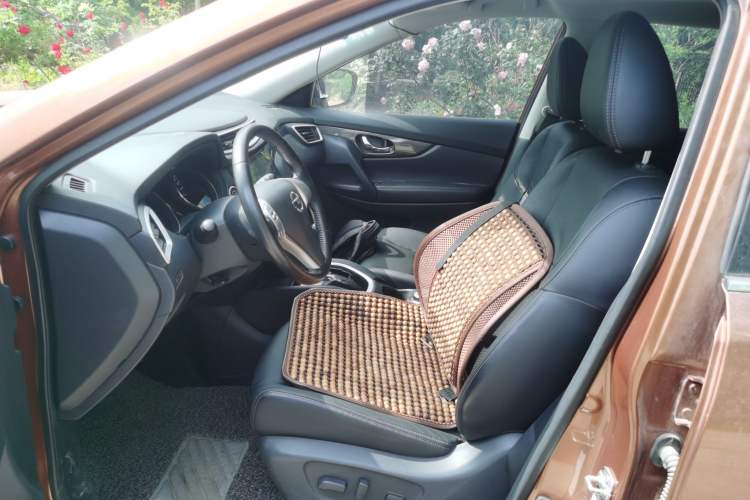Used Nissan X-Trail 2014 2.5L CVT Leading Edition 4WD Left Front Seat