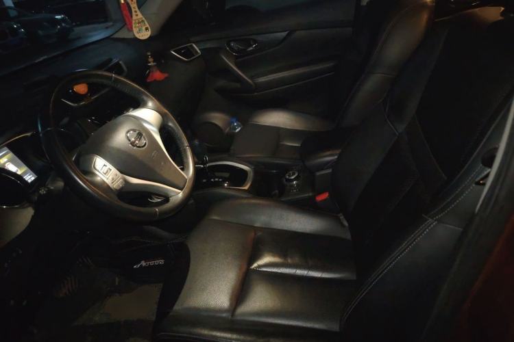Used Nissan X-Trail 2014 2.5L CVT Leading Edition 4WD Left Front Seat