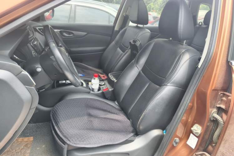 Used Nissan X-Trail 2014 2.5L CVT Luxury Edition 4WD Left Front Seat