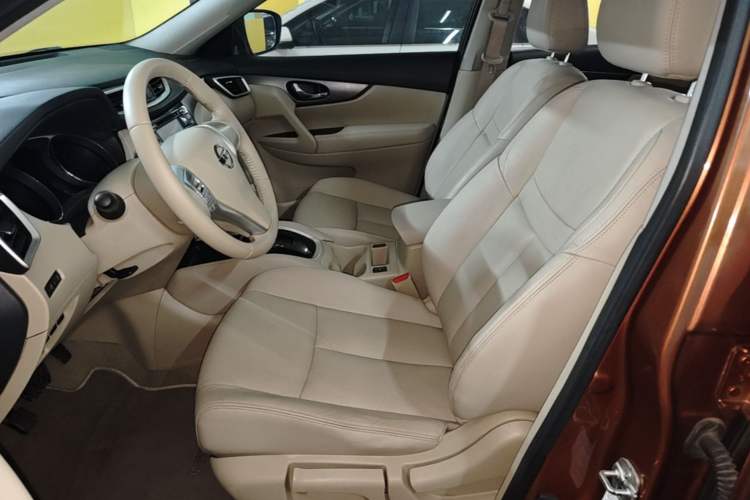 Used Nissan X-Trail 2014 2.0L CVT Comfort Edition 2WD Left Front Seat