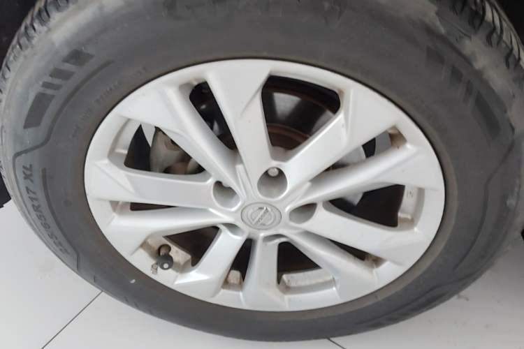 Used Nissan X-Trail 2014 2.0L CVT Smart Edition 2WD Left Front Wheel Hub