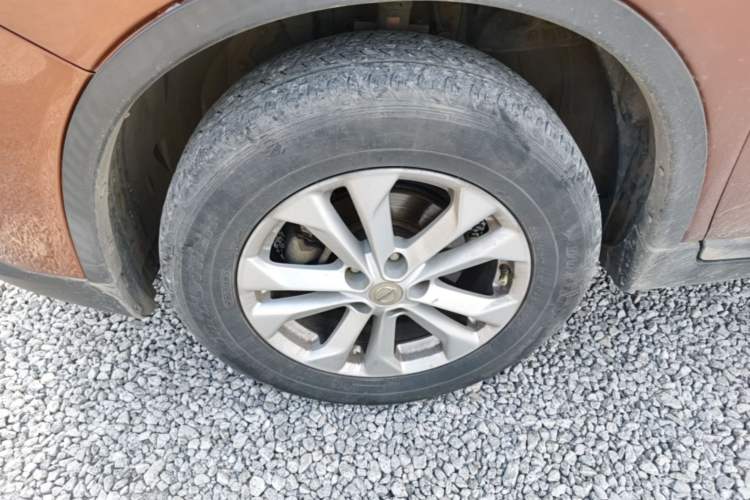 Used Nissan X-Trail 2014 2.0L CVT Comfort Edition 2WD Left Front Wheel Hub
