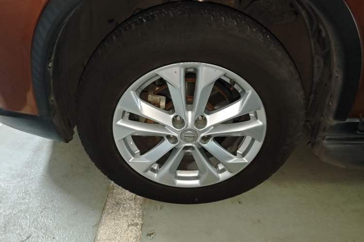 Used Nissan X-Trail 2014 2.0L CVT Comfort Edition 2WD Left Front Wheel Hub