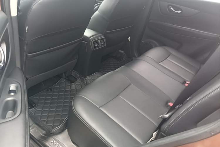 Used Nissan X-Trail 2014 2.0L CVT Comfort Edition 2WD Left Rear Seat