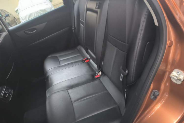Used Nissan X-Trail 2014 2.0L CVT Comfort Edition 2WD Left Rear Seat