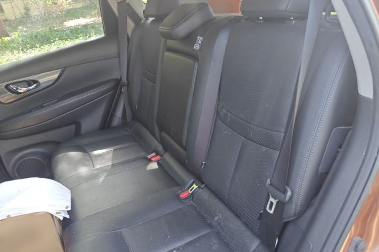 Used Nissan X-Trail 2014 2.5L CVT Luxury Edition 4WD Left Rear Seat