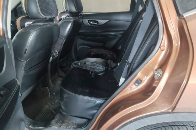 Used Nissan X-Trail 2014 2.0L CVT Comfort Edition 2WD Left Rear Seat
