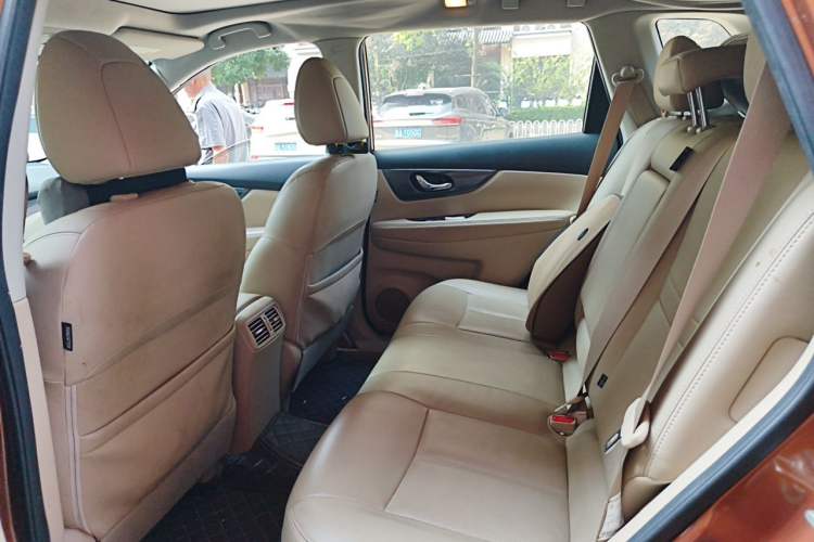 Used Nissan X-Trail 2014 2.5L CVT Luxury Edition 4WD Left Rear Seat