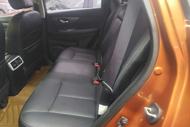 Used Nissan X-Trail 2014 2.5L CVT Luxury Edition 4WD Left Rear Seat