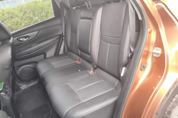 Used Nissan X-Trail 2014 2.5L CVT Luxury Edition 4WD Left Rear Seat