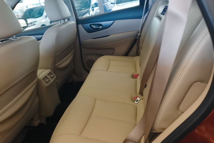 Used Nissan X-Trail 2014 2.0L CVT Comfort Edition 2WD Left Rear Seat