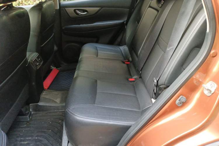 Used Nissan X-Trail 2014 2.0L CVT Smart Edition 2WD Left Rear Seat