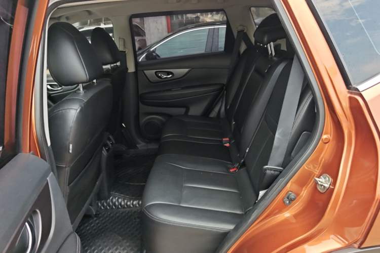 Used Nissan X-Trail 2014 2.0L CVT Smart Edition 2WD Left Rear Seat