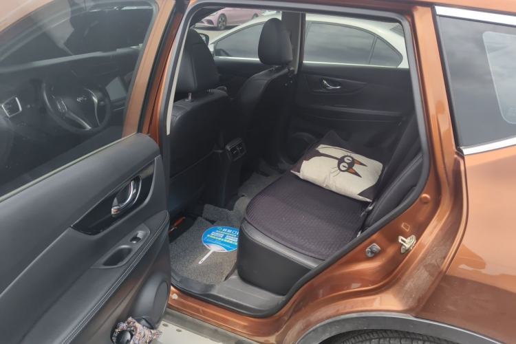 Used Nissan X-Trail 2014 2.5L CVT Luxury Edition 4WD Left Rear Seat