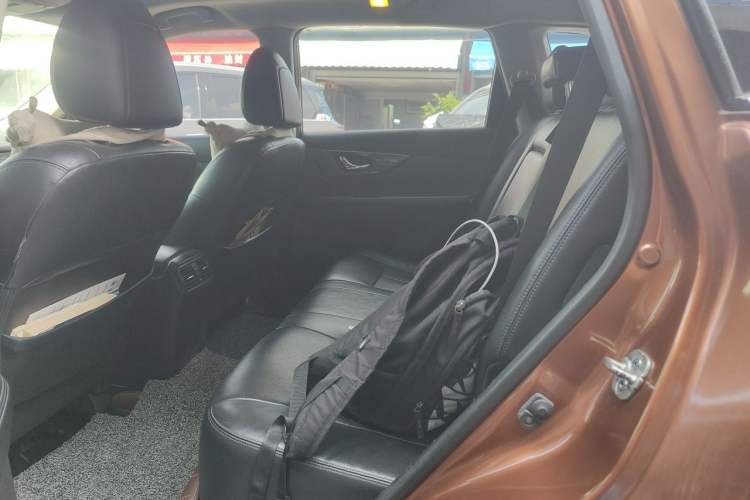 Used Nissan X-Trail 2014 2.5L CVT Luxury Edition 4WD Left Rear Seat