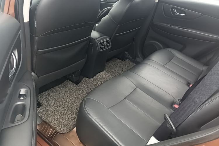 Used Nissan X-Trail 2014 2.0L CVT Comfort Edition 2WD Left Rear Seat