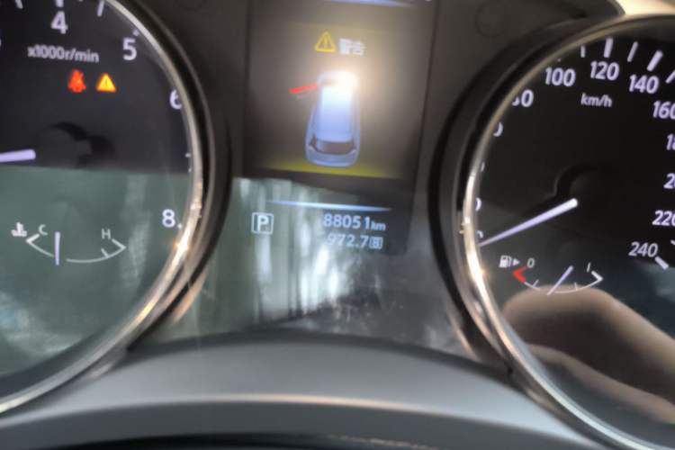 Used Nissan X-Trail 2014 2.0L CVT Comfort Edition 2WD Odometer Close Up
