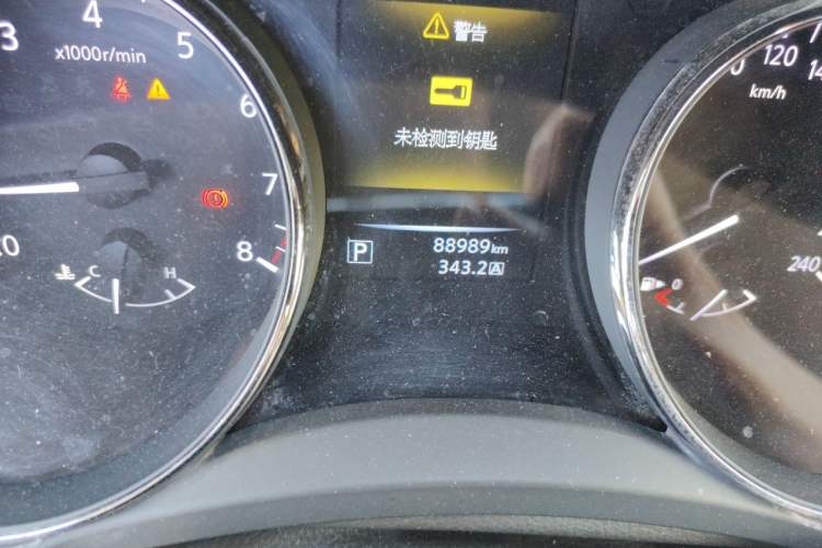 Used Nissan X-Trail 2014 2.0L CVT Comfort Edition 2WD Odometer Close Up