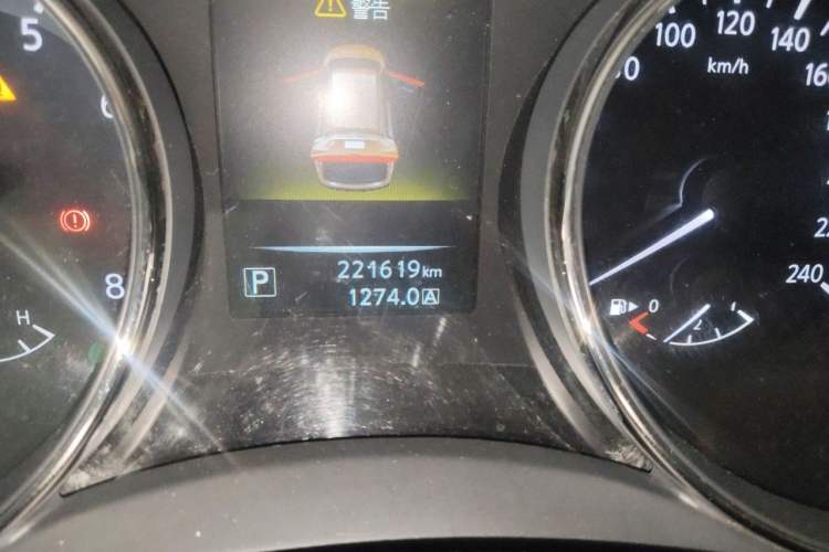 Used Nissan X-Trail 2014 2.0L CVT Comfort Edition 2WD Odometer Close Up