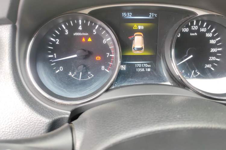 Used Nissan X-Trail 2014 2.0L CVT Comfort Edition 2WD Odometer Close Up