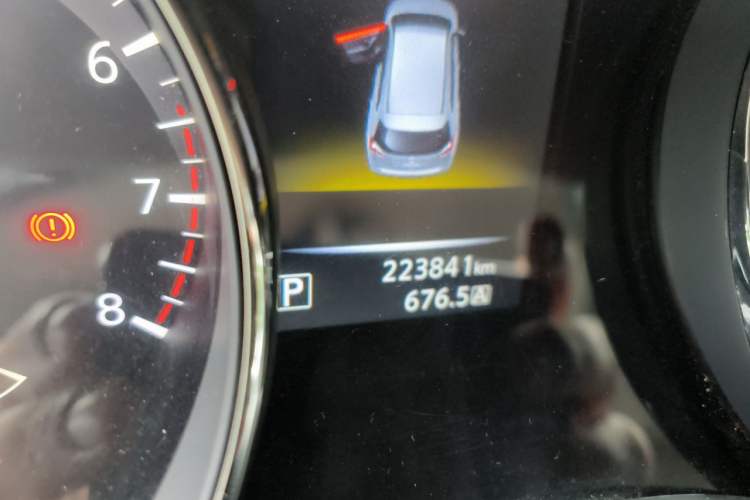 Used Nissan X-Trail 2014 2.0L CVT Comfort Edition 2WD Odometer Close Up