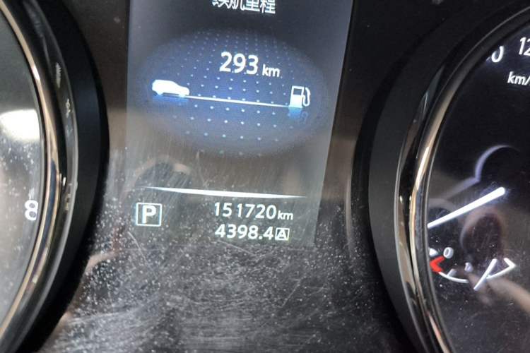Used Nissan X-Trail 2014 2.0L CVT Comfort Edition 2WD Odometer Close Up