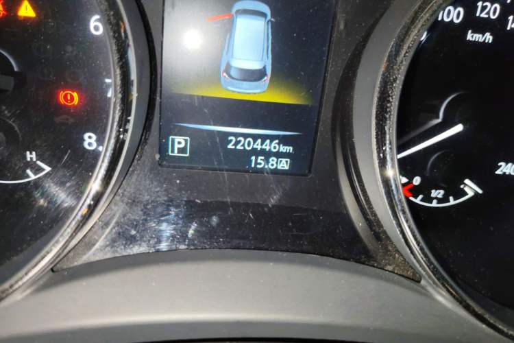Used Nissan X-Trail 2014 2.0L CVT Smart Edition 2WD Odometer Close Up