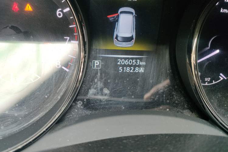 Used Nissan X-Trail 2014 2.5L CVT Luxury Edition 4WD Odometer Close Up