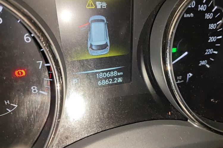 Used Nissan X-Trail 2014 2.0L CVT Comfort Edition 2WD Odometer Close Up