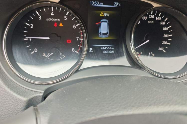 Used Nissan X-Trail 2014 2.0L CVT Comfort Edition 2WD Odometer Close Up