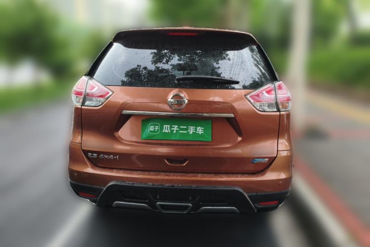 Used Nissan X-Trail 2014 2.5L CVT Luxury Edition 4WD Rear