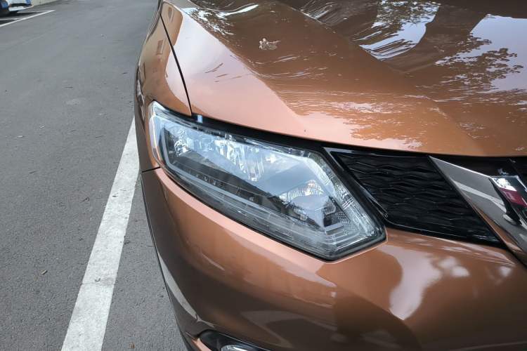Used Nissan X-Trail 2014 2.0L CVT Comfort Edition 2WD Right Front Headlight