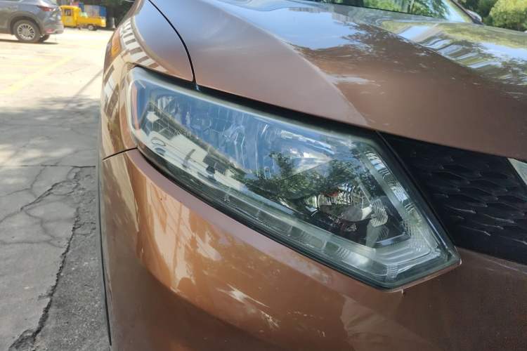 Used Nissan X-Trail 2014 2.0L CVT Comfort Edition 2WD Right Front Headlight
