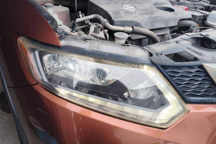 Used Nissan X-Trail 2014 2.0L CVT Comfort Edition 2WD Right Front Headlight
