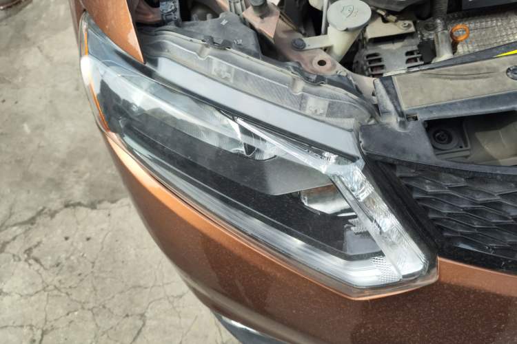 Used Nissan X-Trail 2014 2.5L CVT Leading Edition 4WD Right Front Headlight