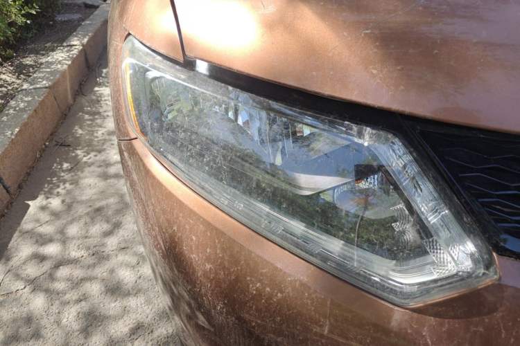 Used Nissan X-Trail 2014 2.5L CVT Luxury Edition 4WD Right Front Headlight