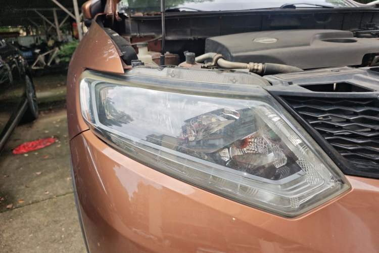 Used Nissan X-Trail 2014 2.0L CVT Comfort Edition 2WD Right Front Headlight