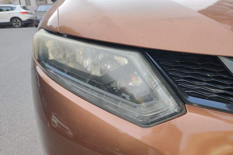 Used Nissan X-Trail 2014 2.0L CVT Comfort Edition 2WD Right Front Headlight