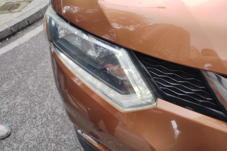 Used Nissan X-Trail 2014 2.0L CVT Comfort Edition 2WD Right Front Headlight