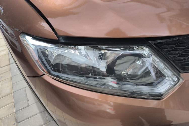 Used Nissan X-Trail 2014 2.0L CVT Comfort Edition 2WD Right Front Headlight