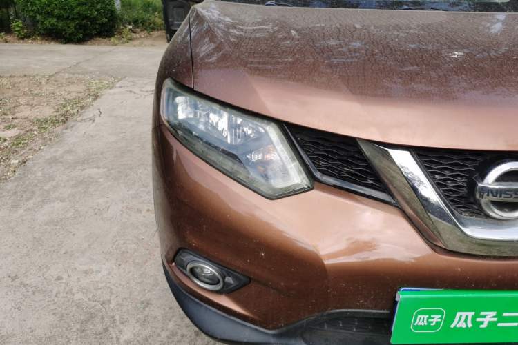 Used Nissan X-Trail 2014 2.5L CVT Leading Edition 4WD Right Front Headlight