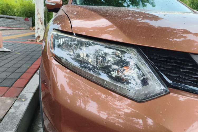 Used Nissan X-Trail 2014 2.5L CVT Luxury Edition 4WD Right Front Headlight